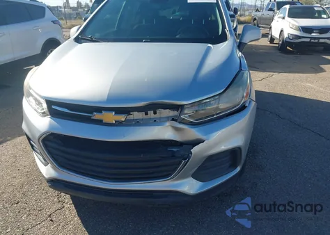 2018 Chevrolet Trax Ls z USA, uszkodzony, nr VIN KL7CJKSB7JB606175
